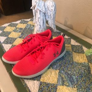 Under armor shoe size 7y